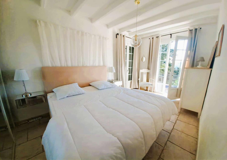 Bedroom 2, GRICARD Villa T5 avec piscine vue panoramique sur les collines de Grimaud et apercu mer, Var