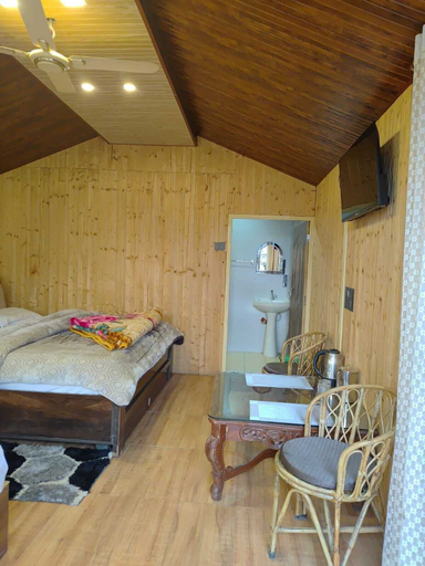 Room 3, Auli Goldcrest, Chamoli