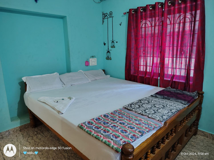 Bedroom 3, D'Souza Rooms, Uttara Kannada