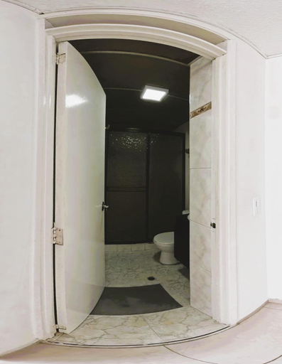 Bathroom 5, Casa de huespedes Embajada Americana Aeropuerto, Santafé de Bogotá
