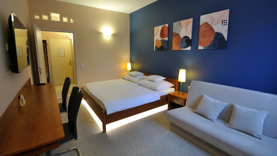 Bedroom 4, Varga-haz panzio, Érd
