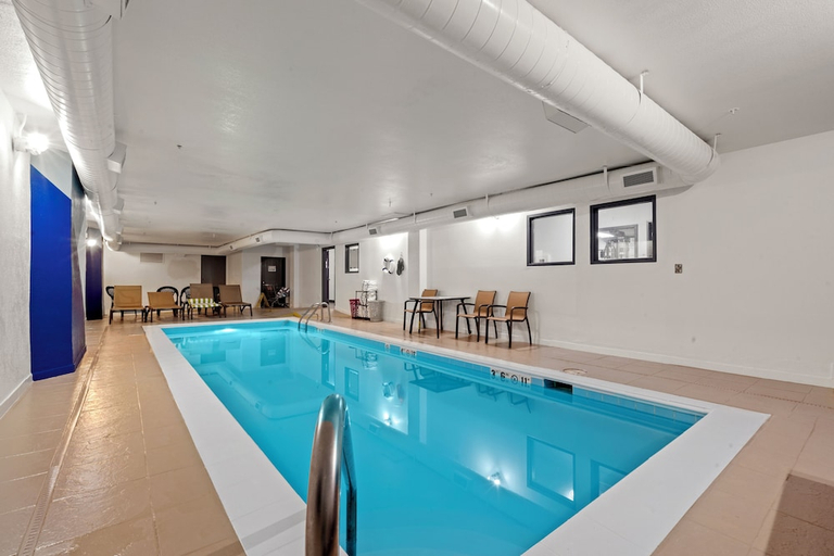 Sport & Beauty, Days Inn by Wyndham Thornton, Adams