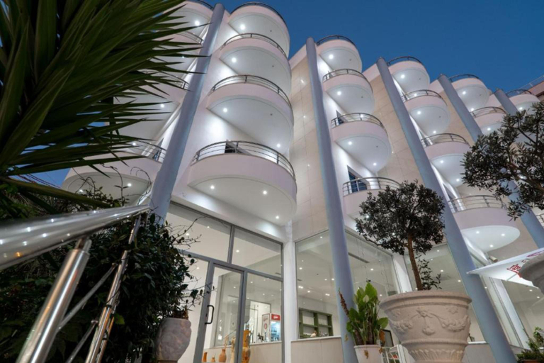 Others 3, Arel Hotel, Sarandës
