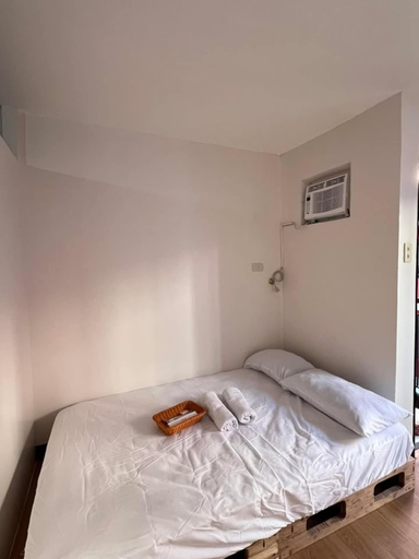 Room 3, Cozy Condo for Relaxing Stays, Imus