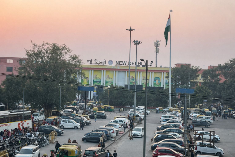Parking, Transit POD Stay, Delhi