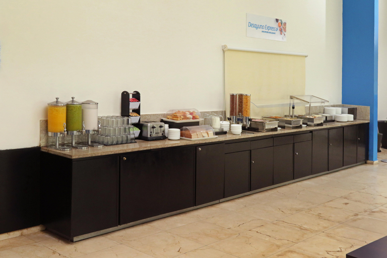 Food & Drinks 5, Holiday Inn CD. DEL CARMEN by IHG, Carmen