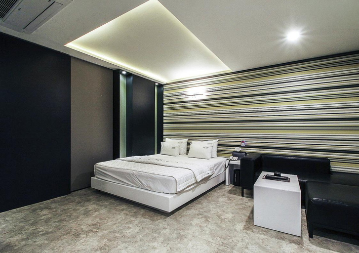 Bedroom 2, Gimhae Arrietty Hotel, Gimhae