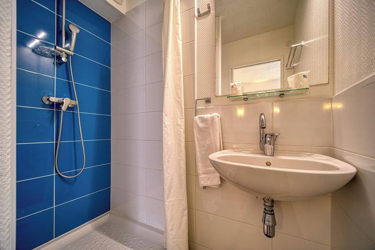 Bathroom 3, Hotel Cote Sud, Ardèche