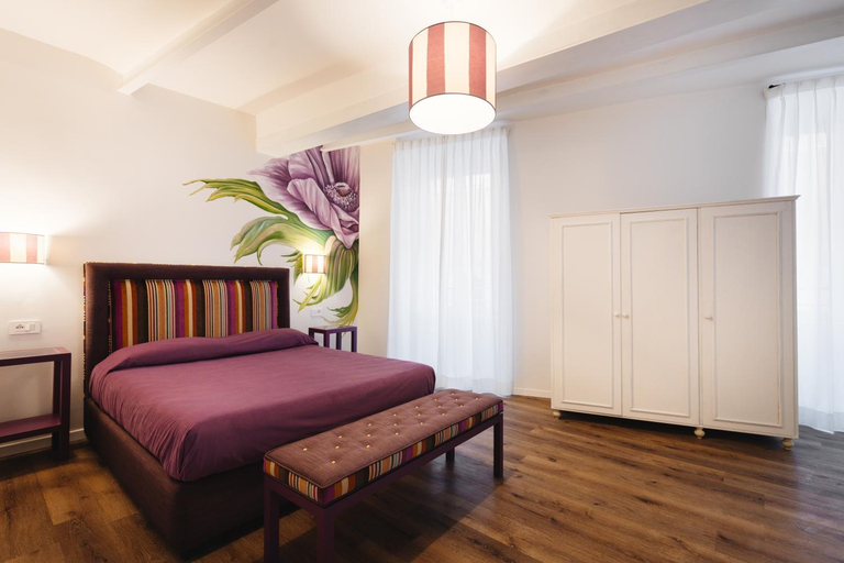 Bedroom 2, Famo Pace apartments, Rome