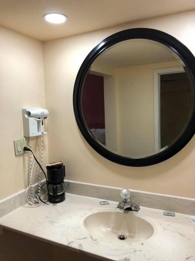 Bathroom 3, Scottish Inns and Suites Perry, Houston