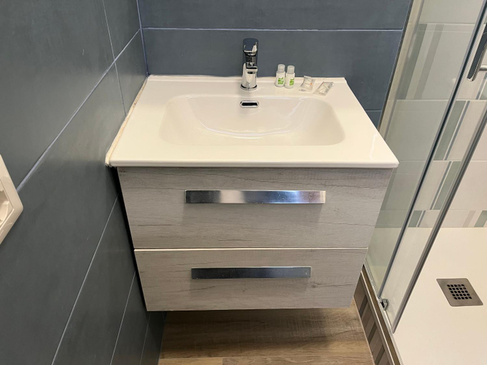 Bathroom 2, Cerreto Suite Housing, Rome