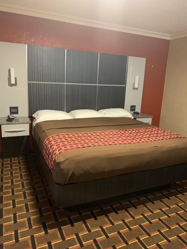 Bedroom 2, Budget Inn Lake Wales, Polk