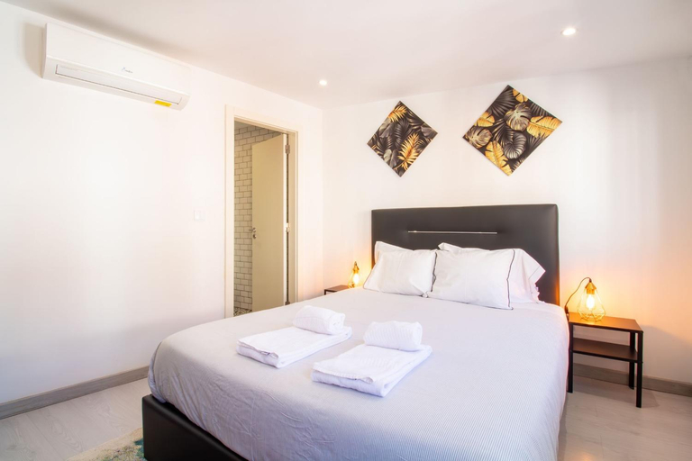 Others 5, Alto da Lapa House w Parking by LovelyStay, Porto