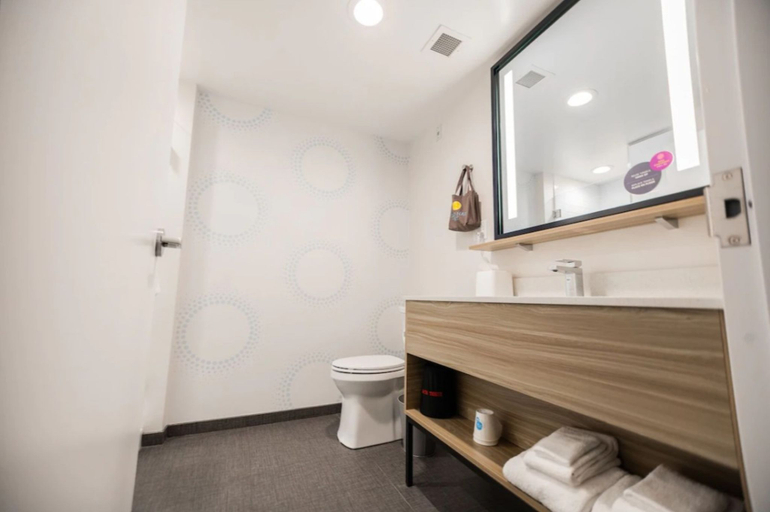 Bathroom 4, Tru By Hilton Yarmouth, Yarmouth