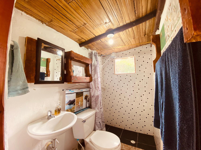 Bathroom 3, Jardin Colibri RNT 33633, Guatavita