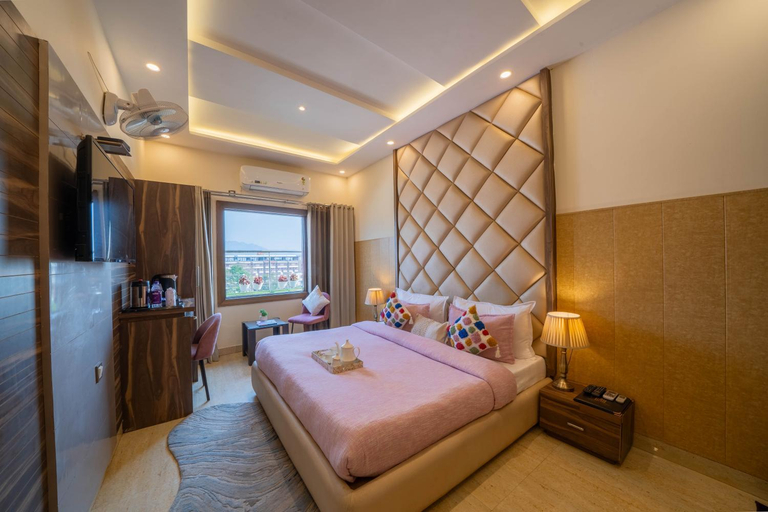 Bedroom 2, Hotel Ganga Heights, Hardwar