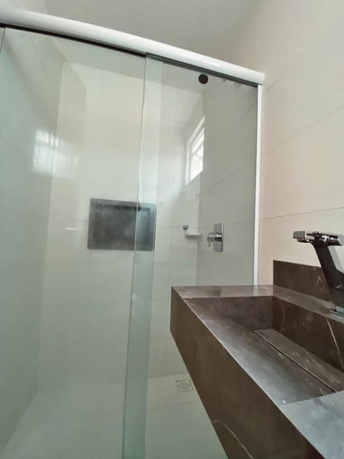Bathroom 2, Pousada Primeira Praia Suites, Cairu