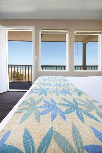 Bedroom 3, Seabonay Oceanfront Motel, Worcester