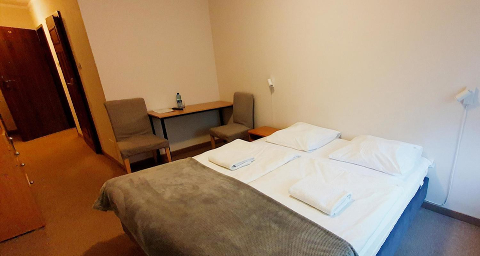 Bedroom 2, Lesny Dwor - sniadanie i parking w cenie, Szczecinek
