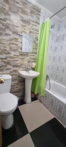 Bathroom 5, Benval, El Loa