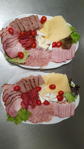 Food & Drinks 5, Lesny Dwor - sniadanie i parking w cenie, Szczecinek