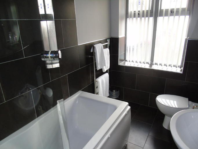 Bathroom 3, Jeffersons Hotel & Serviced Apartments, Cumbria