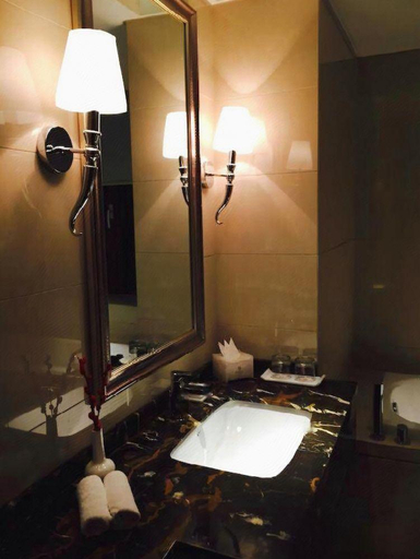 Bathroom 3, Bingzhou Hotel, Taiyuan