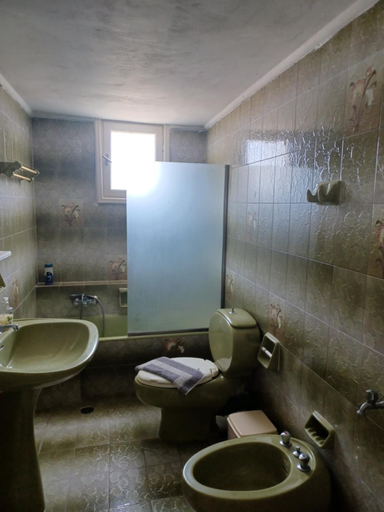 Bathroom 2, Tassos & Marios Apartments II, Ionian Islands
