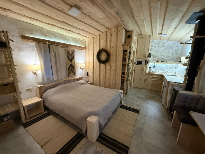 Bedroom 2, To Lem Ande, Perechyns'kyi