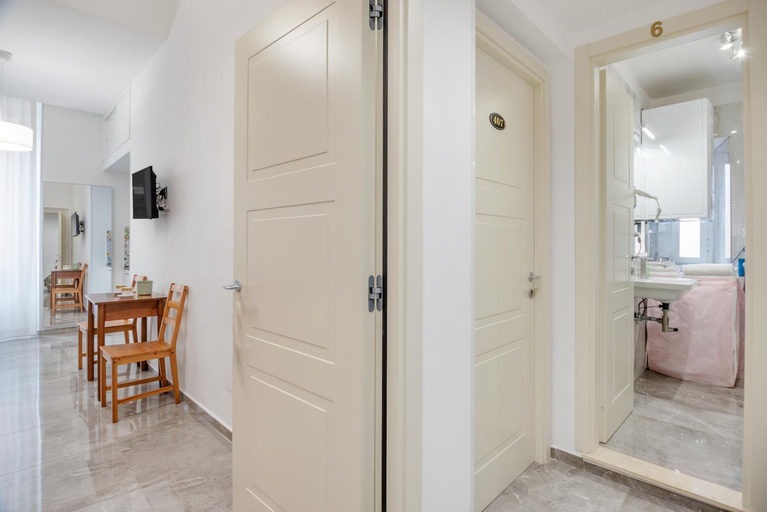 Others 4, Joyful Termini Boutique Guest House, Roma