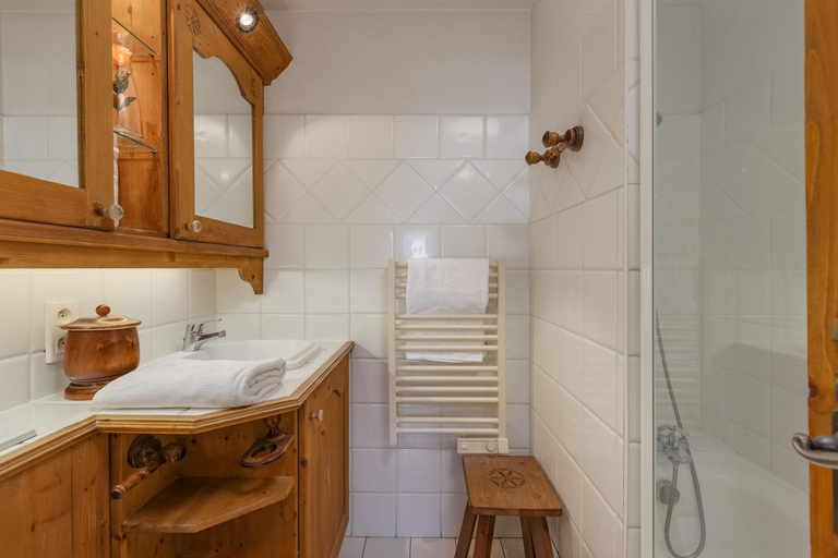 Bathroom 3, Residence Le Cristal Apartments, Haute-Savoie