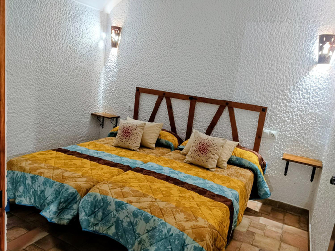 Bedroom 2, Cuevas Uropia, Granada