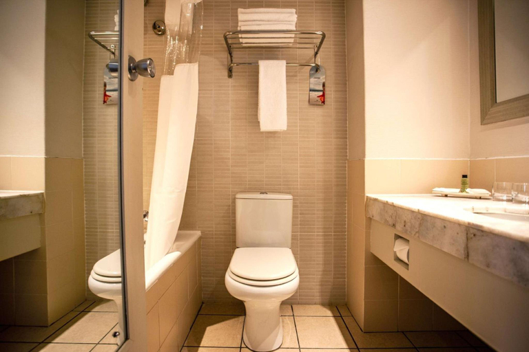 Bathroom 5, Garden Court Kimberley, Frances Baard