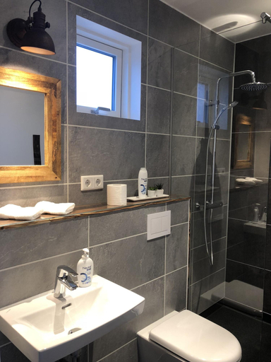 Bathroom 4, Hrafnavellir Guest House, Sveitarfélagið Hornafjörður