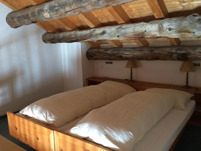 Bedroom 2, Hotel Chesa Pool, Maloja