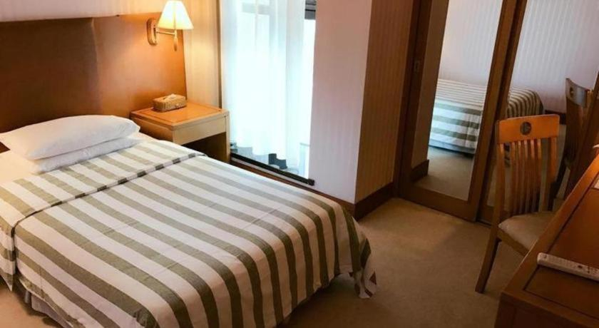 Bedroom 2, Culture Plaza Hotel, Hangzhou