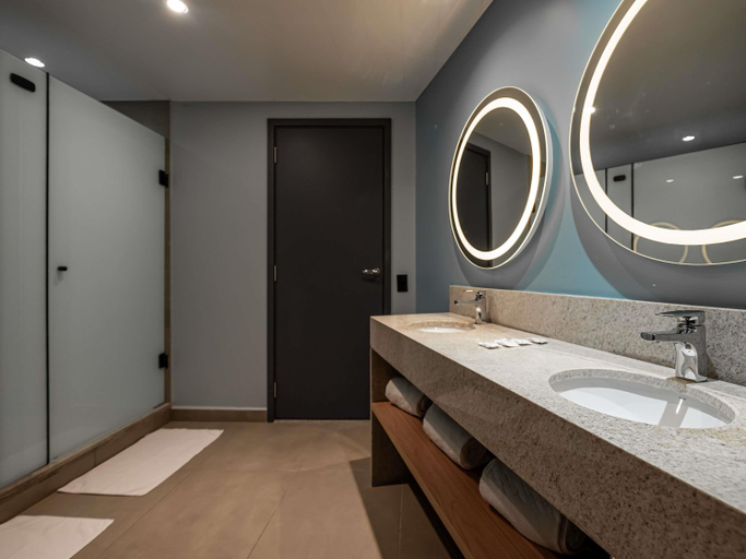 Bathroom 5, ibis budget Guarulhos Aeroporto, Guarulhos