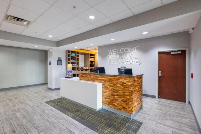 Public Area 2, Hampton Inn Dade City - Zephyrhills, Pasco