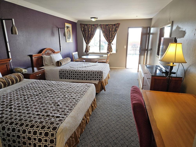 Bedroom 3, Fullerton Inn, Orange