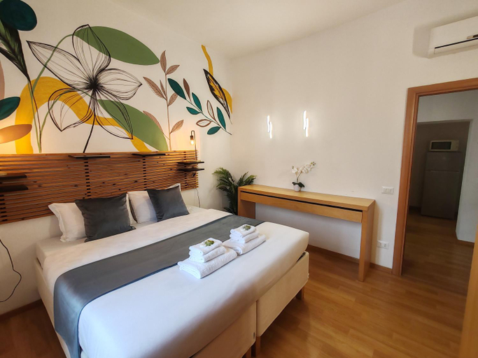 Bedroom 2, The Holy Apartments, Roma