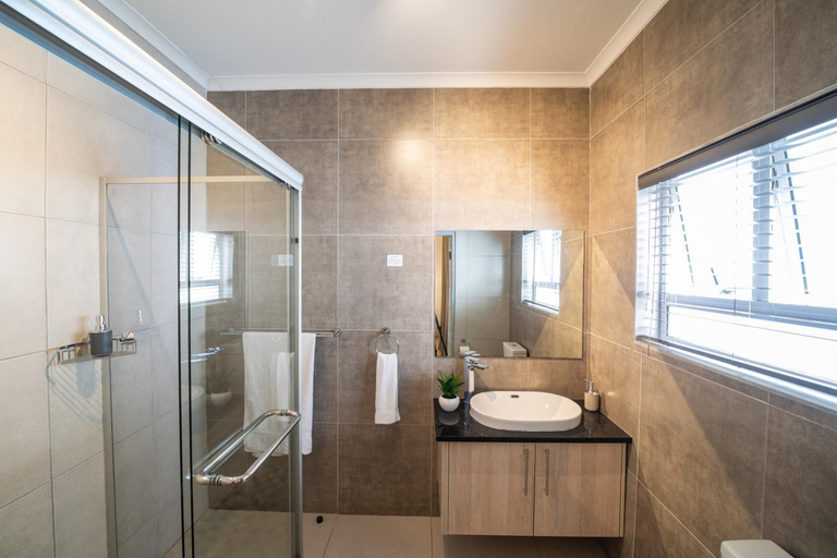 Bathroom 4, Bella Luna Bed and Breakfast CC, Walvisbay Rural