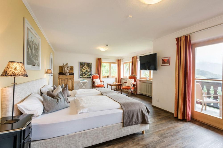 Bedroom 4, Der Westerhof Hotel, Miesbach