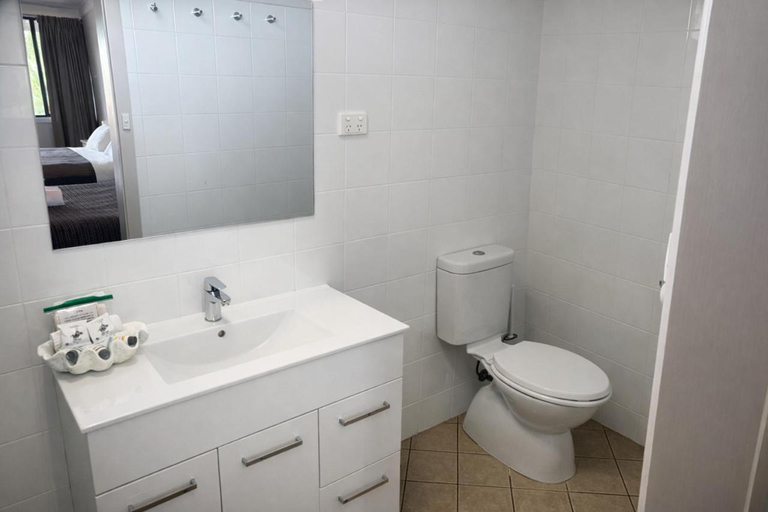 Bathroom 3, Highway One Motel, Ceduna