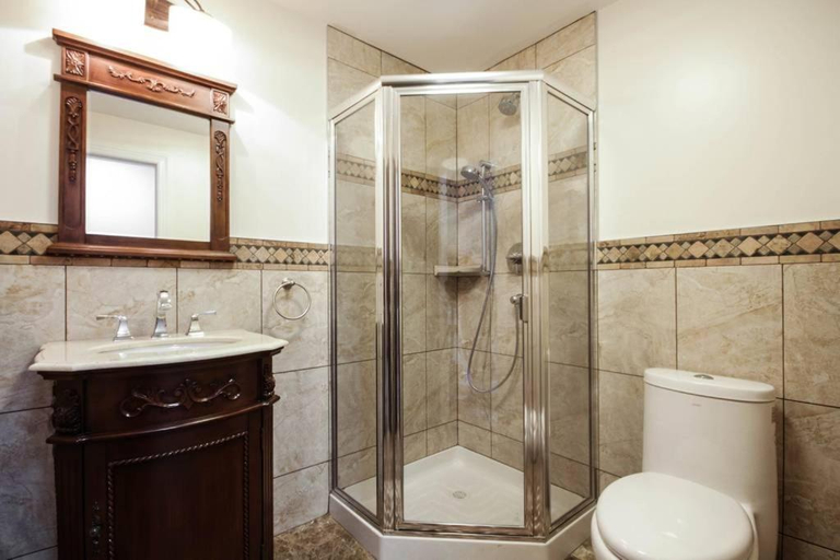 Bathroom 2, Cold Spring Hotel, Putnam
