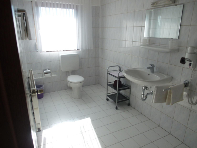 Bathroom 3, Gasthof zum Osterntor, Hochsauerlandkreis