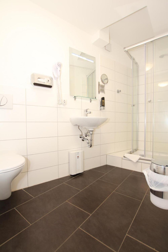 Bathroom 3, Apartment Hotel Am Sand, Hamburg
