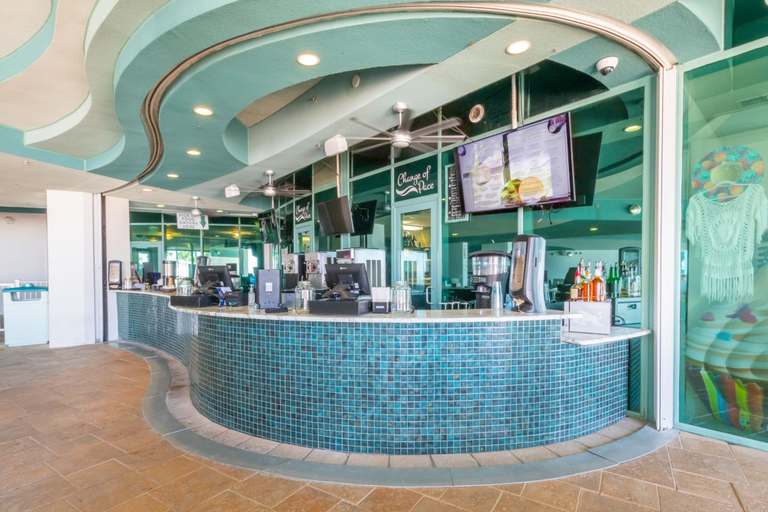 Food & Drinks 5, Turquoise Place 405C, Baldwin