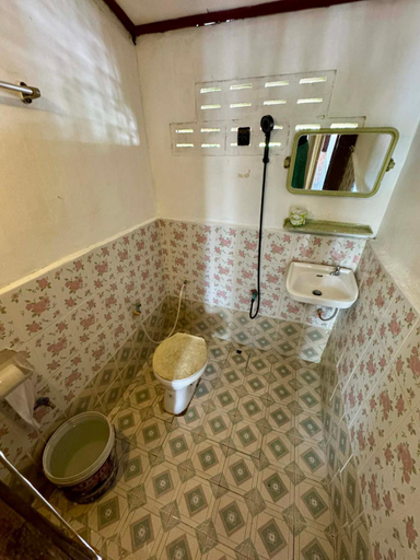 Bathroom 4, Tavendang Guesthouse, Khong