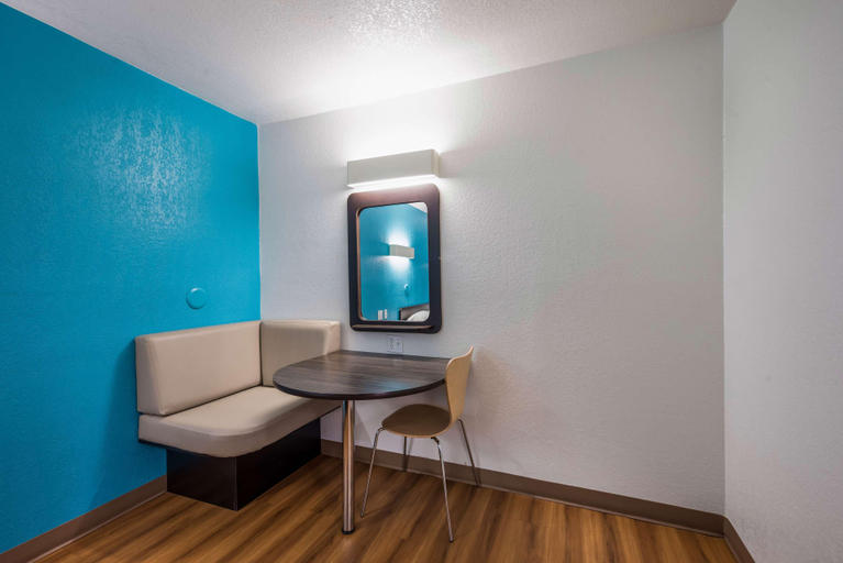 Bedroom, Studio 6 Irving, TX - Irving DFW Airport East, Irving