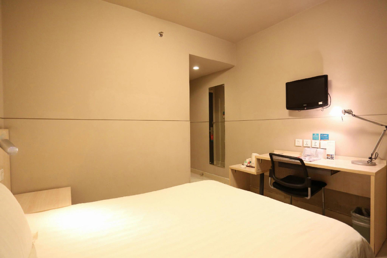 Bedroom 2, Jinjiang Inn Yueyang Railway Station, Yueyang